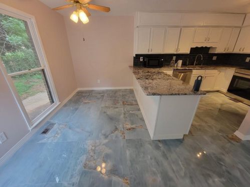 9015 Carroll Manor Dr, Atlanta GA  30350-2010 exterior