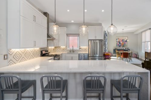 4030 Clark St, Chicago IL 60613-1302 exterior