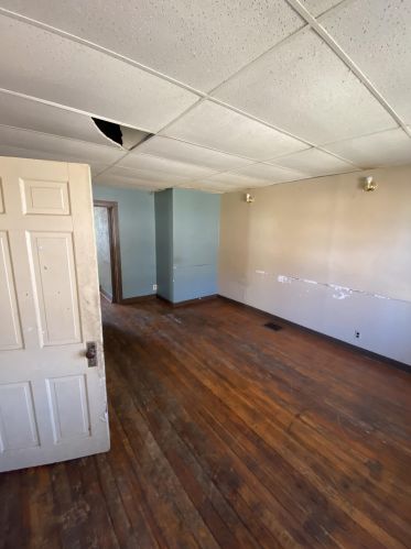 913 Maple St, Milwaukee, WI 53204-3527