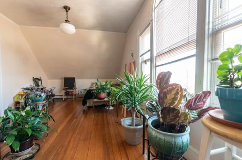 202 Ontario St, Providence RI 02907-1713 exterior