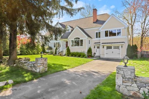 42 Kings Hwy, Westport CT  06880-4710 exterior