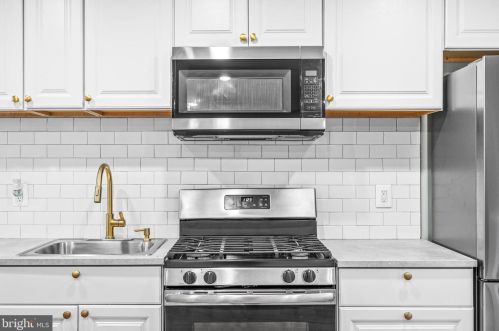 1630 28 St, Philadelphia PA 19145-1202 exterior