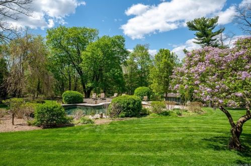 29 Half Mile Rd, Armonk NY  10504-1307 exterior