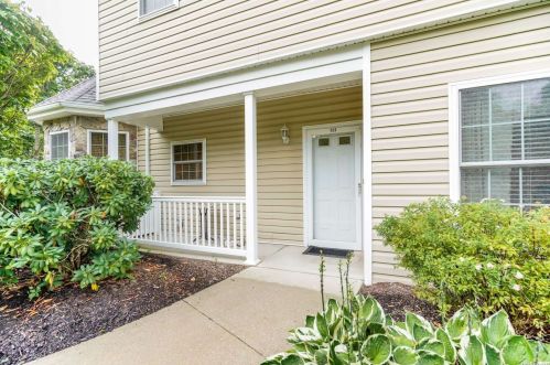 122 Joseph Ln, Huntington Station, NY 11746-5634