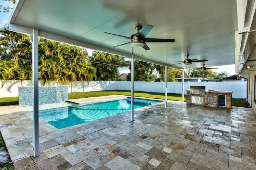 239 Johnnycake Dr, Naples FL 34110-1346 exterior