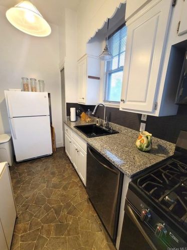 132 Cottage Ave, Mount Vernon NY 10550-1404 exterior