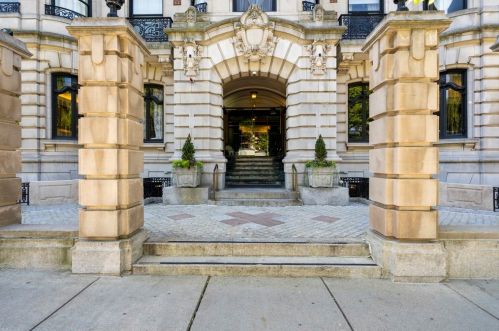 390 Commonwealth Ave, Boston MA exterior