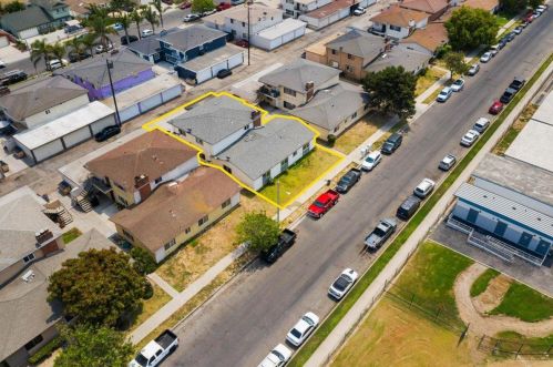 4600 Cloyne St, Oxnard CA 93033-7712 exterior