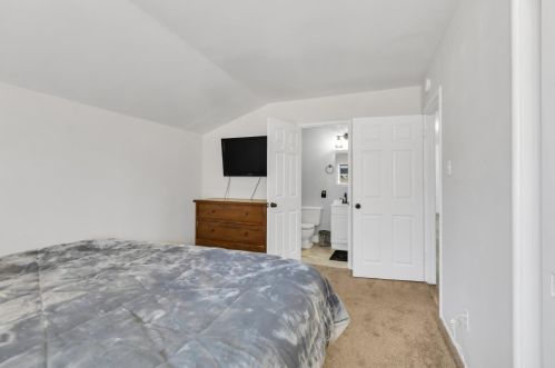 1380 Sunshine Dr, Concord CA 94520-4069 exterior