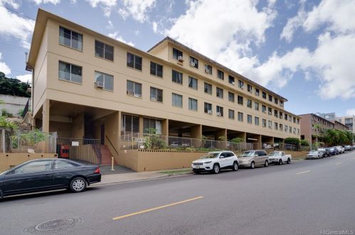 3003 Ala Napuaa Pl, Honolulu HI  96818-2788 exterior