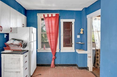 2317 Milligan Ave, Pittsburgh PA 15218-2241 exterior