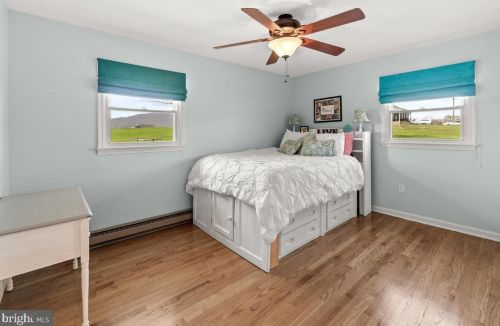 7504 Picnic Wood Rd, Middletown MD 21769-8223 exterior