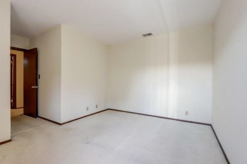 9039 70, Milwaukee WI 53218-2212 exterior