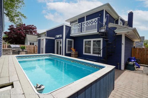 1231 Fleming Ave, Point Pleasant Beach NJ 08742-4040 exterior