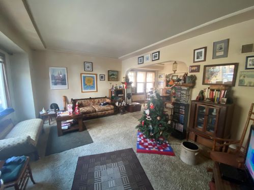 6129 Locust St, Milwaukee, WI 53210-1465