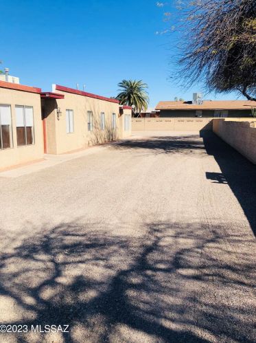 323 Alturas St, Tucson AZ  85705-4404 exterior