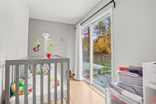 72 Regan Rd, Ridgefield CT  06877-1424 exterior