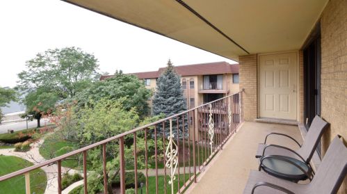 7100 Cullom Ave, Chicago IL 60706-7150 exterior