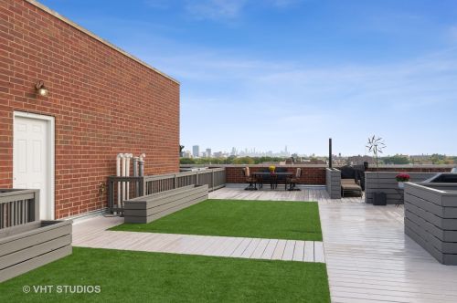 5647 Clark St, Chicago IL  60660-4144 exterior