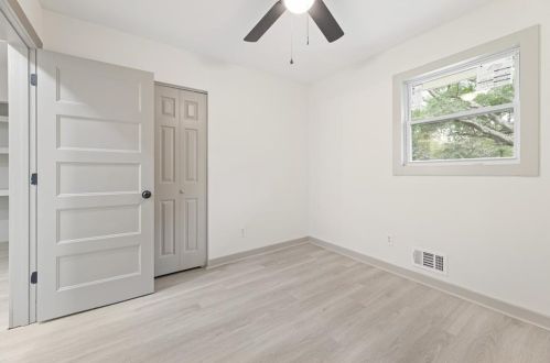 2014 Jones Rd, Atlanta GA  30318-5910 exterior