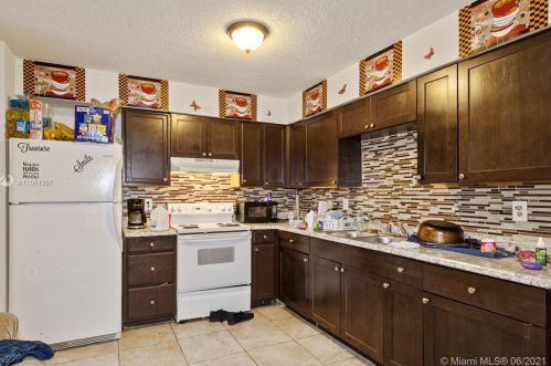 8012 Alaska St, Tampa FL  33604-8226 exterior