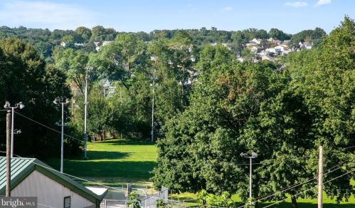 242 Fountain St, Philadelphia PA 19128-4508 exterior