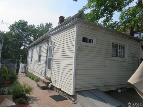 718 Convery Blvd, Perth Amboy, NJ 08861-2556