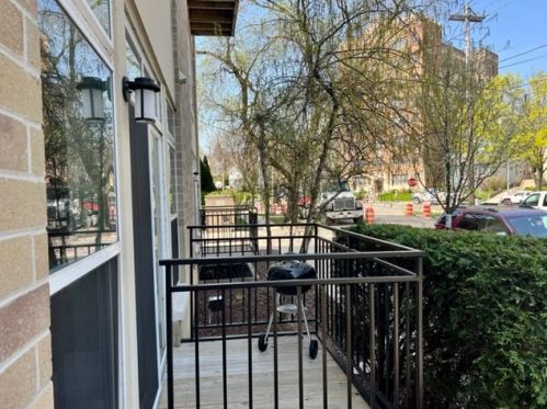 1550 Warren Ave, Milwaukee WI  53202-2296 exterior