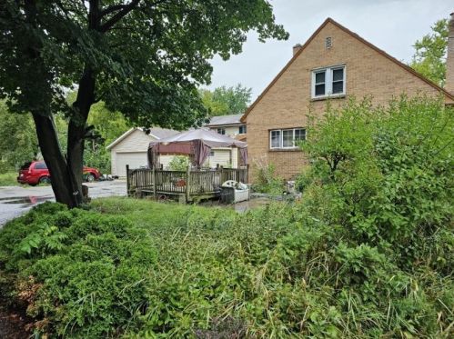 7039 43rd St, Milwaukee, WI 53209-2218