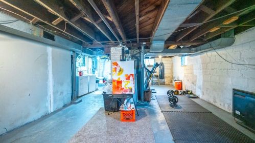 36 Grape St, Pittsburgh PA  15210-2022 exterior