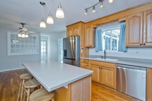 61 Arbor Rd, Enfield CT 06082-4204 exterior