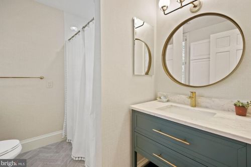 9000 Congressional Pkwy, Rockville MD  20854-4610 exterior