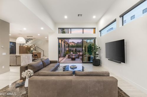 7729 13th Pl, Phoenix AZ  85020-4202 exterior