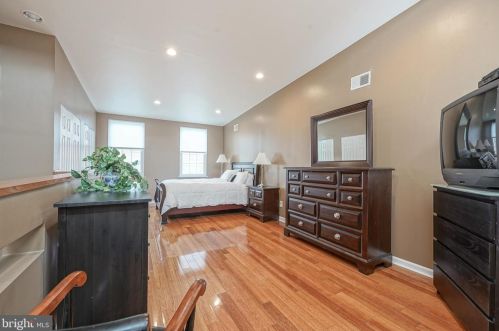 1134 Carpenter St, Philadelphia PA 19147-3608 exterior