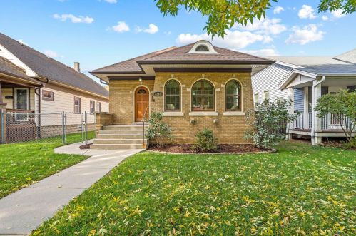 3245 45th St, Milwaukee WI  53219-4816 exterior