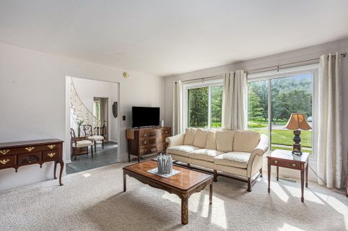 1723 Derbyshire St, Grand Rapids MI 49508-2524 exterior