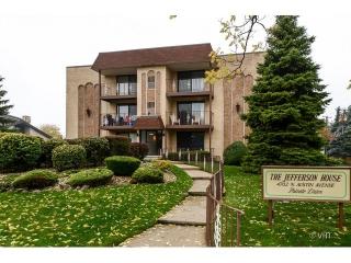 4702 Austin Ave, Chicago IL  60630-3185 exterior