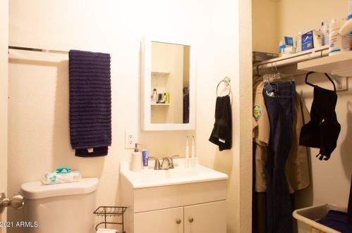 1818 50 Dr, Phoenix AZ 85031-1324 exterior