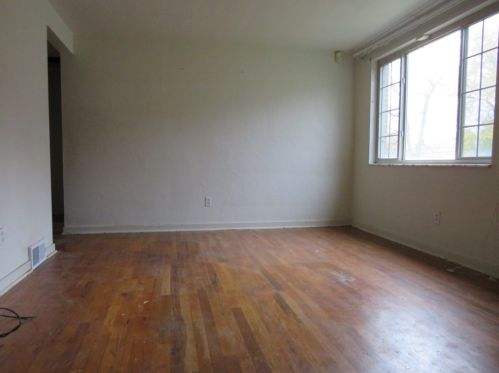 637 Larose St, Pittsburgh PA 15226-1120 exterior