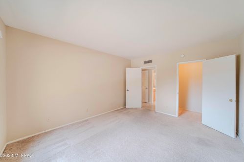 5050 South Regency Cir, Tucson AZ 85711-3043 exterior