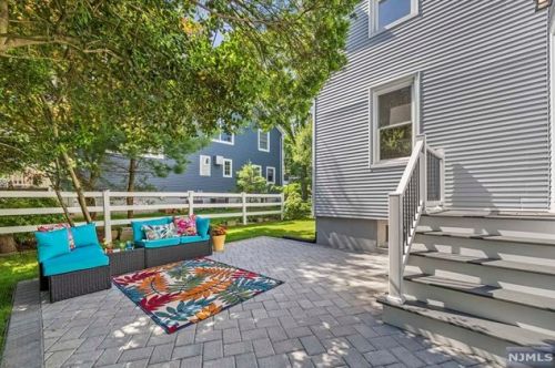 32 Florence Ave, Cresskill NJ  07626-1809 exterior