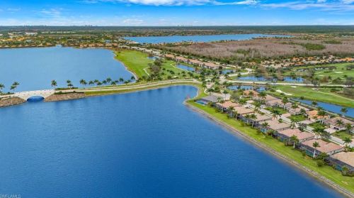 10070 Biscayne Bay Ln, Naples FL 34120-3754 exterior