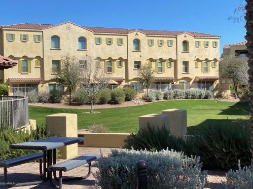 7084 Ivanhoe St, Chandler AZ 85226-0804 exterior