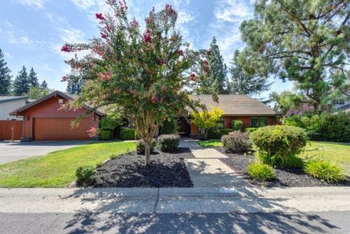 114 Oak Rock Cir, Folsom, CA 95630-2016