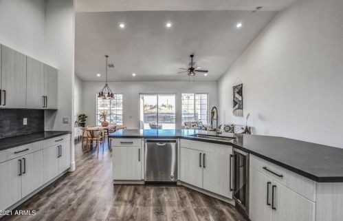 6434 12 St, Phoenix AZ 85086-4804 exterior