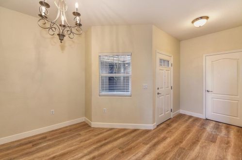 200 Moon Cir, Folsom, CA 95630-4101