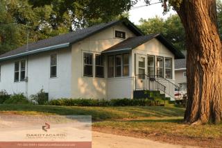 614 2nd St, Bismarck, ND 58501-3632