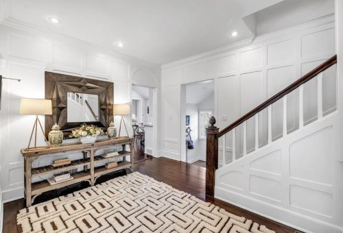 1469 Lilac Ln, Milwaukee WI  53217-2960 exterior