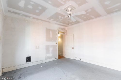 136 Pearl St, Lancaster PA 17603-3233 exterior