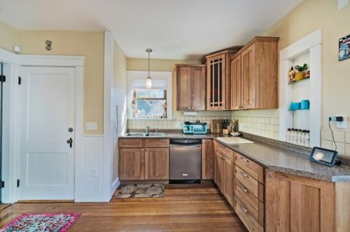 73 Gray St, Providence RI 02904-4702 exterior